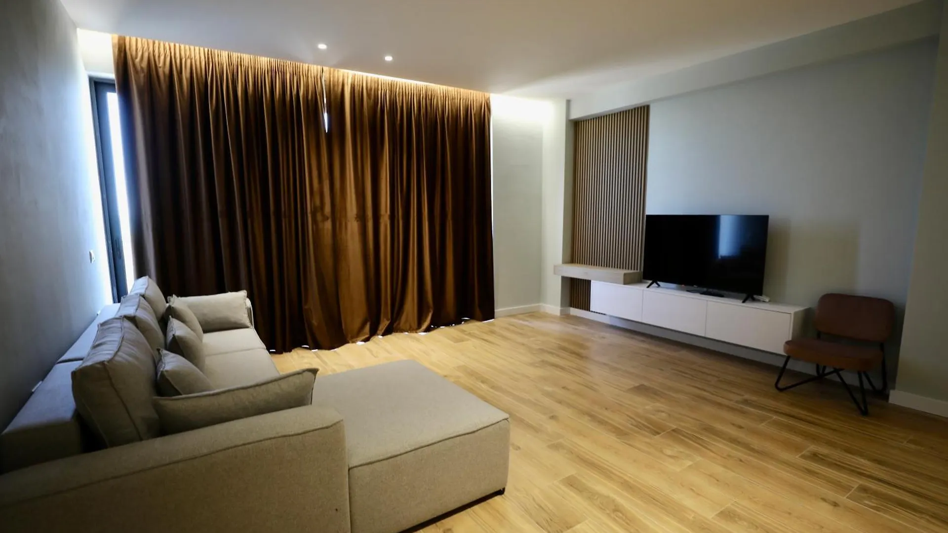 Nk Residence Sarandë 0*,