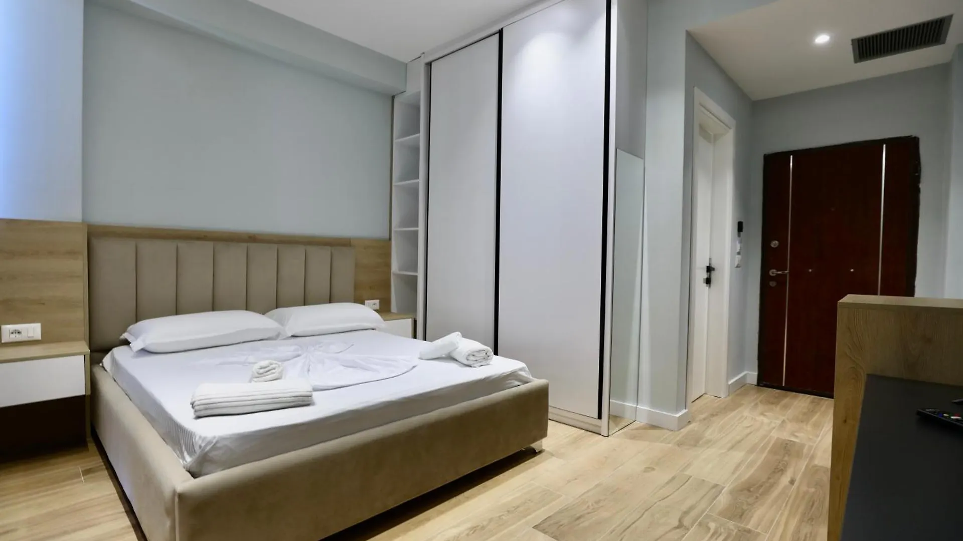 Nk Residence Sarandë 0*,